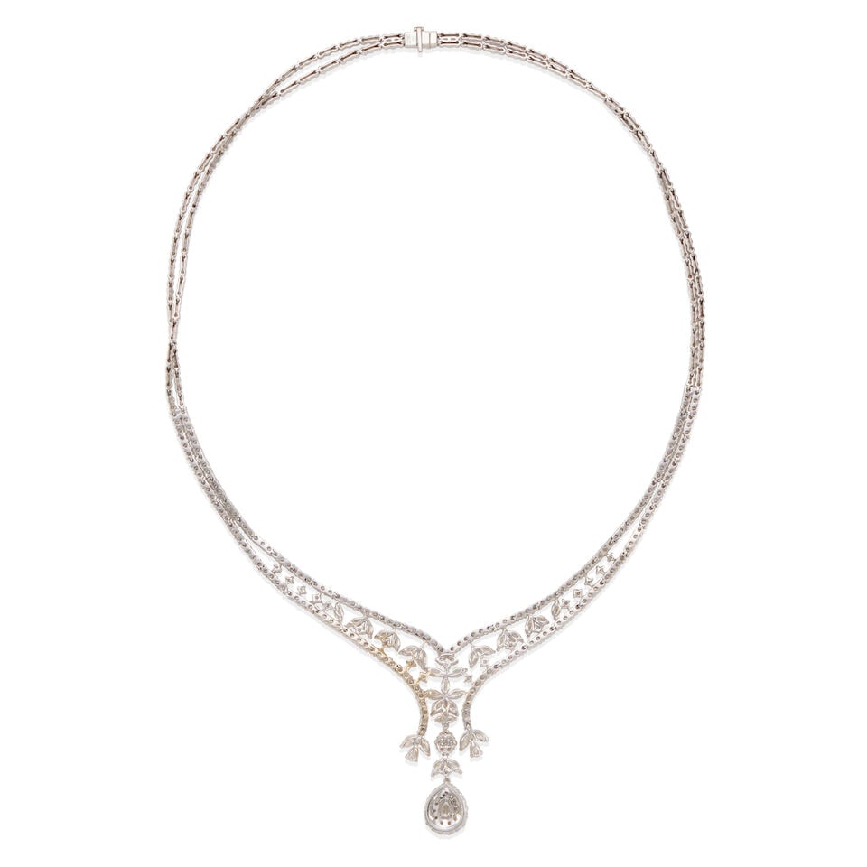 18K GOLD AND DIAMOND NECKLACE - 2