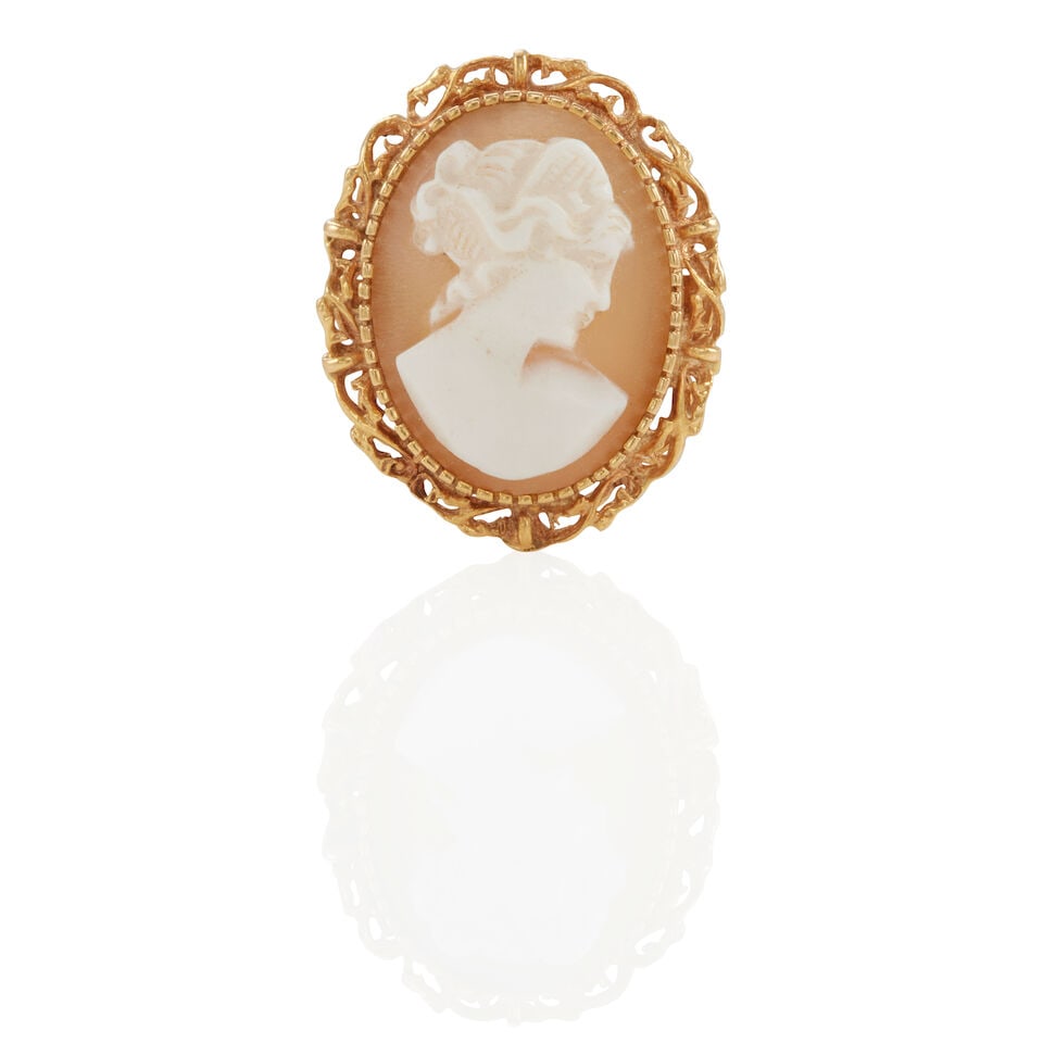 18K GOLD AND SHELL CAMEO RING (1 of 2)