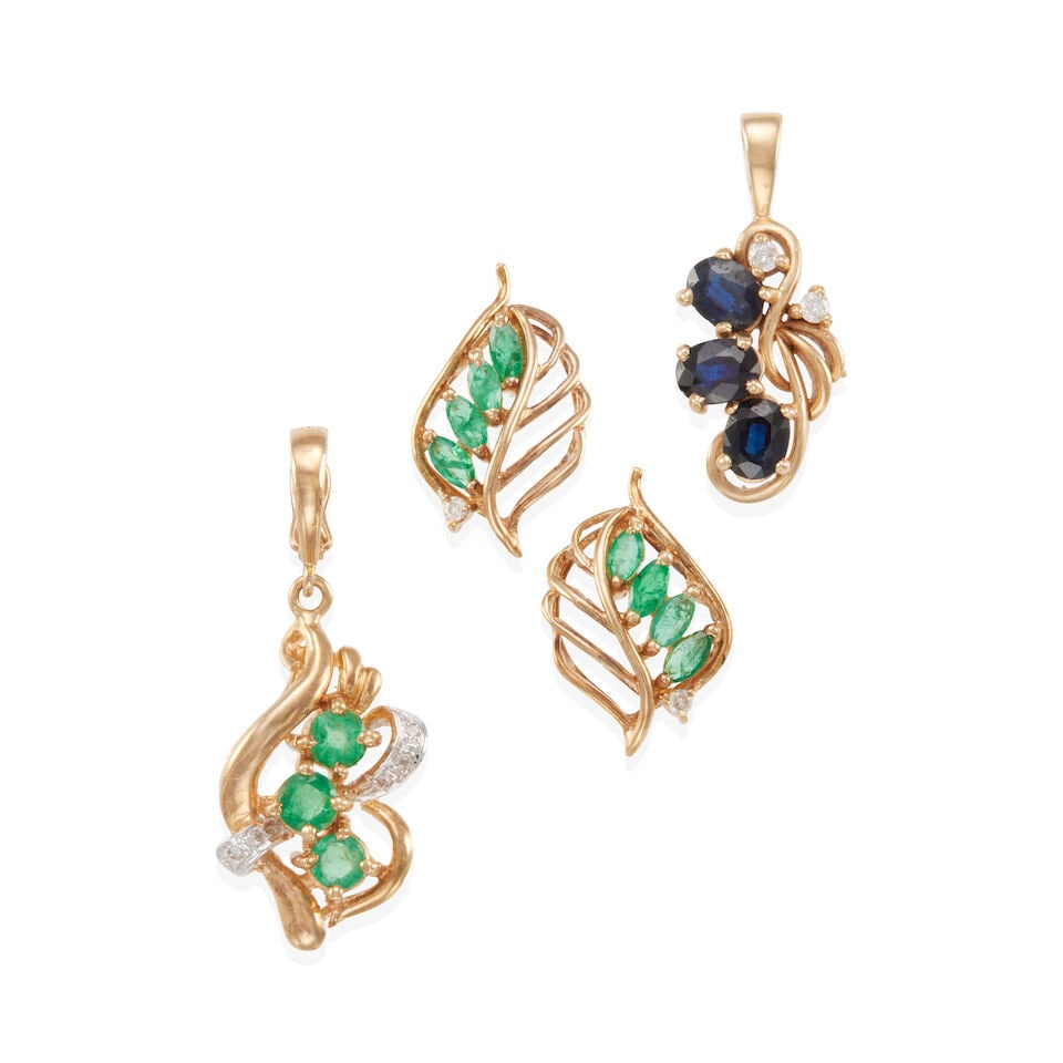 GROUP OF GOLD JEWELRY (1 of 2)