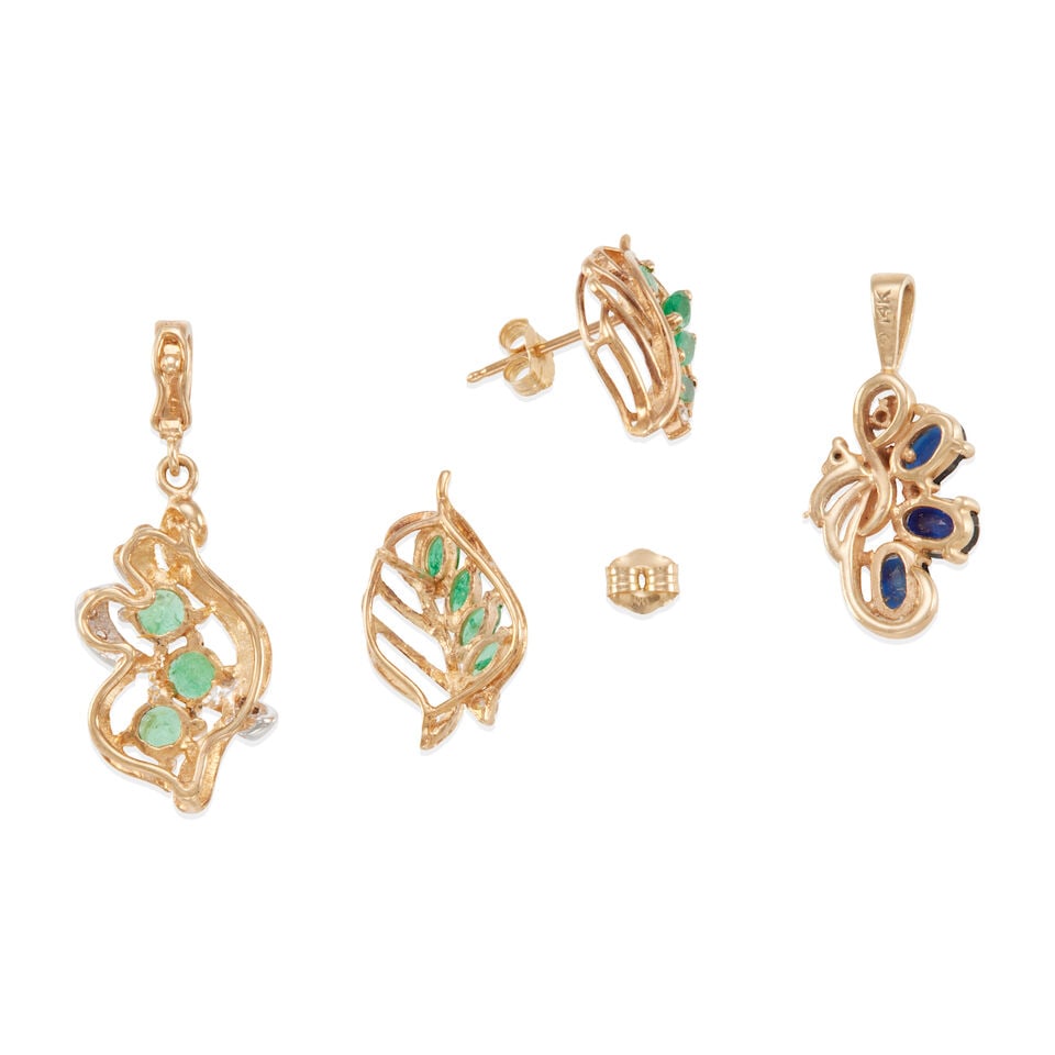 GROUP OF GOLD JEWELRY - 2