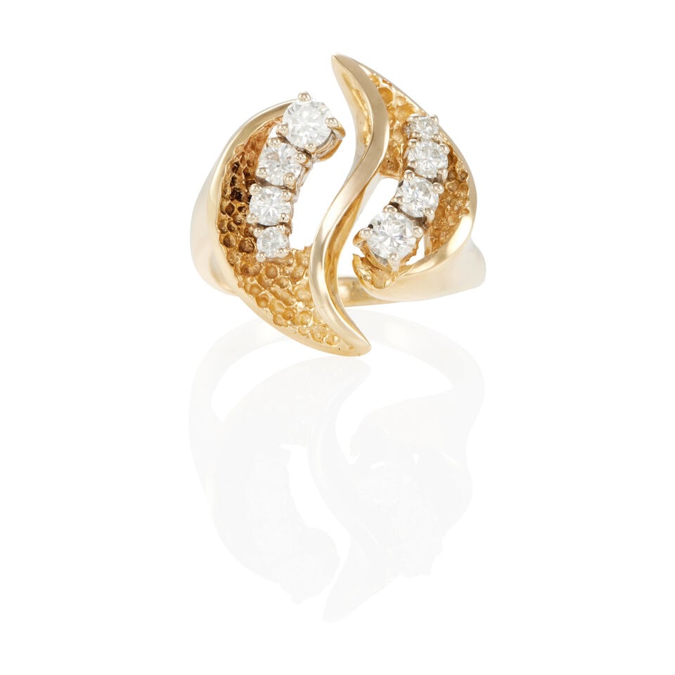 14K GOLD AND DIAMOND RING: 14K GOLD AND DIAMOND RING • 14k yellow gold • 8 round diamonds weighing approximately 0.75 - 0.80 carats total • Size: 7 ½ • Estimated gross weight: 9.5