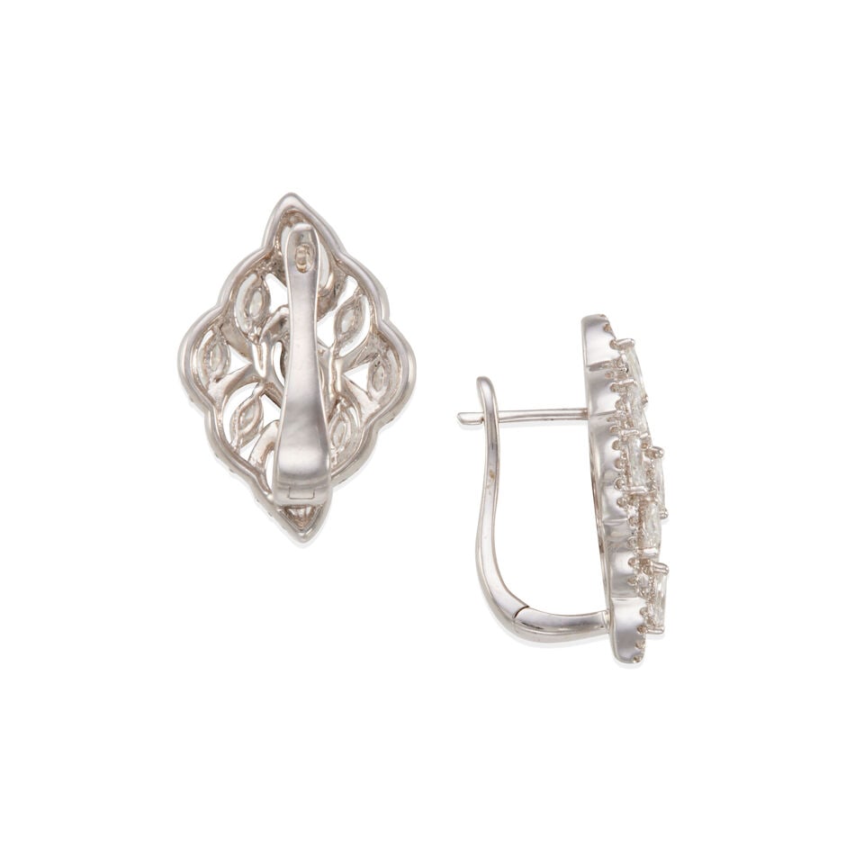 18K WHITE GOLD AND DIAMOND EARRINGS - 2