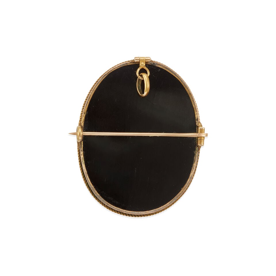 18K GOLD AND CHALCEDONY CAMEO PENDANT/BROOCH - 2