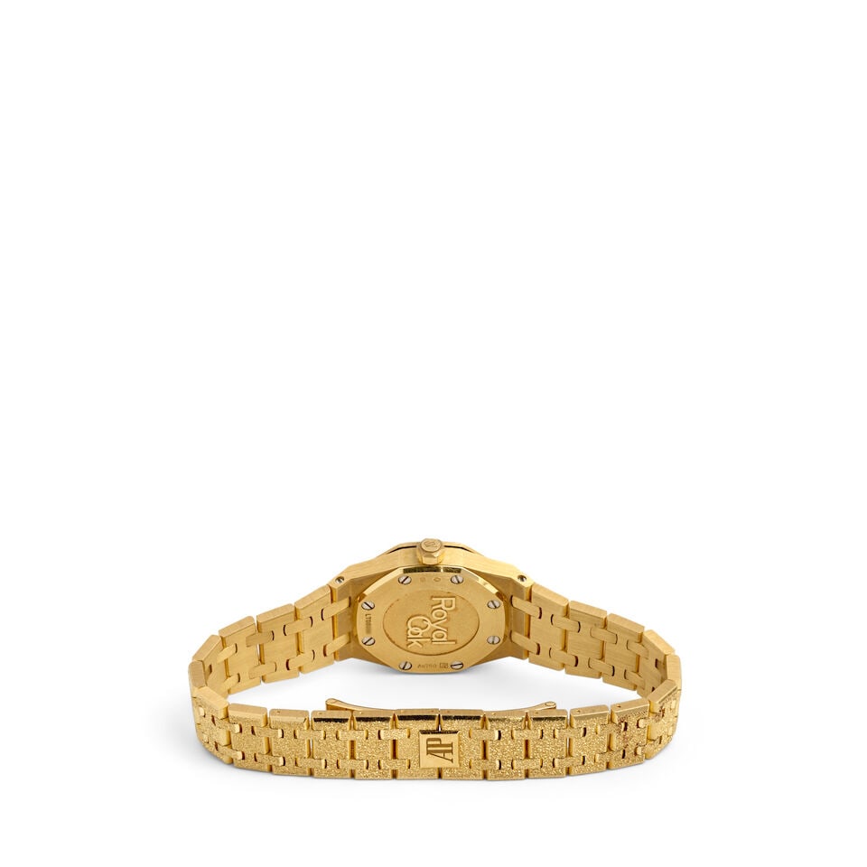 AUDEMARS PIGUET. A FINE 18K GOLD QUARTZ BRACELET WATCH Royal Oak 'Mini Frosted Gold', Ref: 6763... - 2