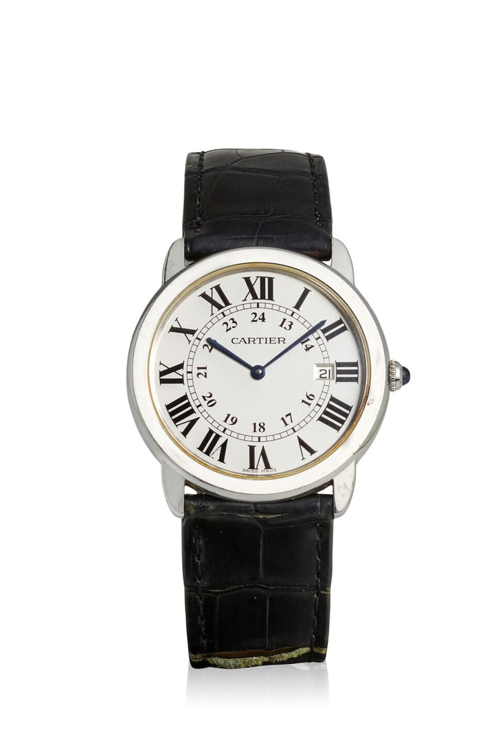 CARTIER. A STAINLESS STEEL QUARTZ CALENDAR WRISTWATCH Ronde Solo de Cartier, Ref: 2934, c. 2010s (1 of 2)