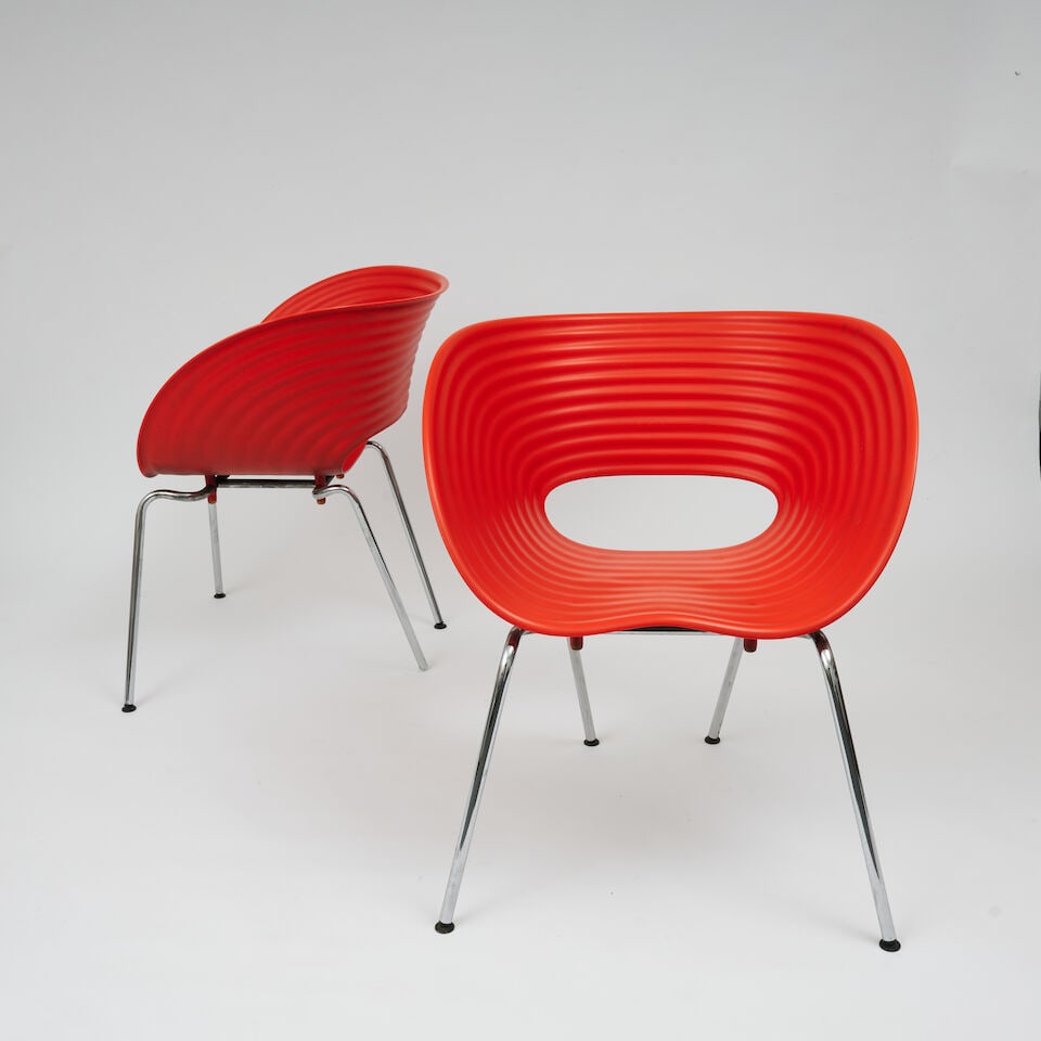 RON ARAD (1951) Paire de fauteuils Tom Vac: RON ARAD (1951) Paire de fauteuils Tom Vac Création en 1999 Édition Vitra, 2003 Chacune marquée 'Tom Vac / Design / Ron Arad / vitra.' dans la masse et avec l'étiquette de l'é