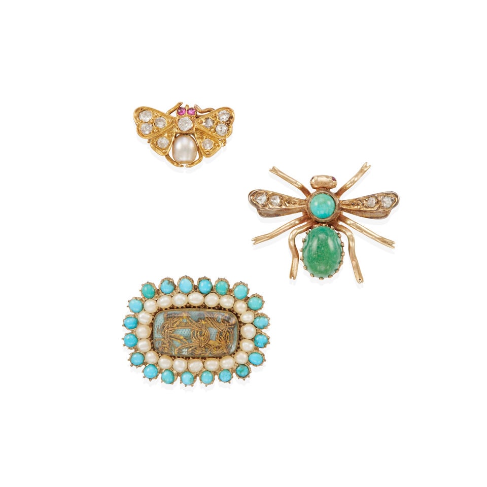 GROUP OF THREE GOLD AND MULTI-STONE BROOCHES (1 of 2)