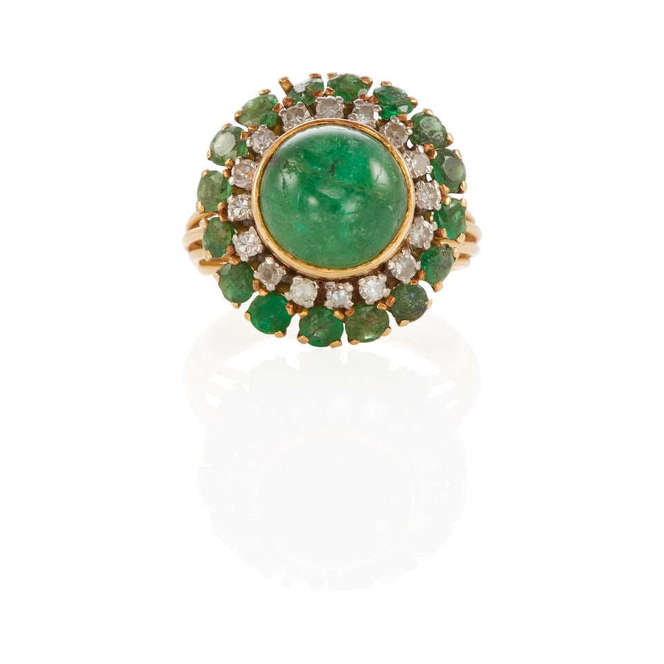 18K GOLD, EMERALD AND DIAMOND RING (1 of 2)