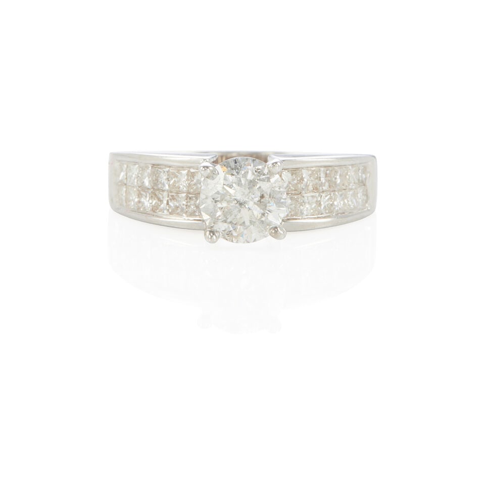 18K GOLD AND DIAMOND RING (1 of 2)