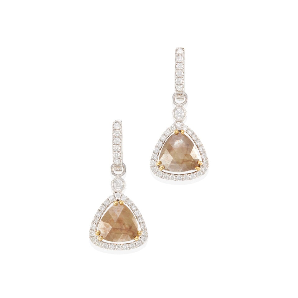 PAIR OF 18K GOLD, COLORED DIAMOND AND DIAMOND PEDNANT DROP EARRINGS (1 of 2)