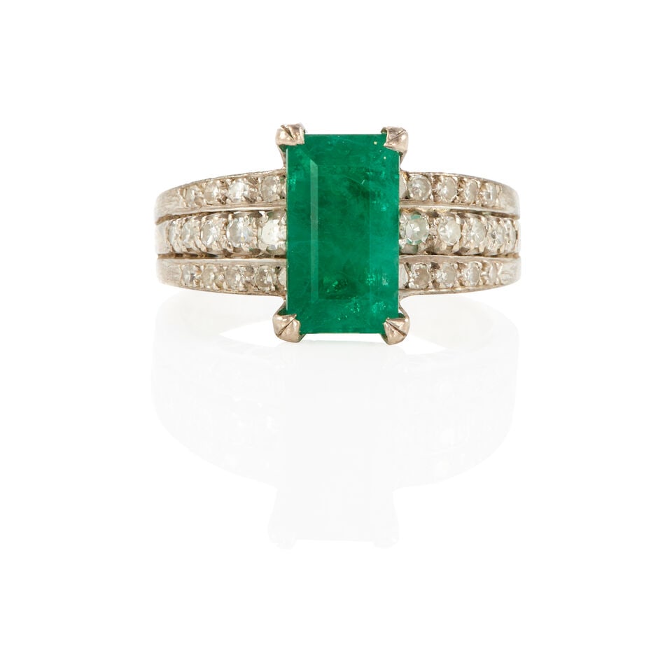EMERALD AND DIAMOND RING (1 of 2)