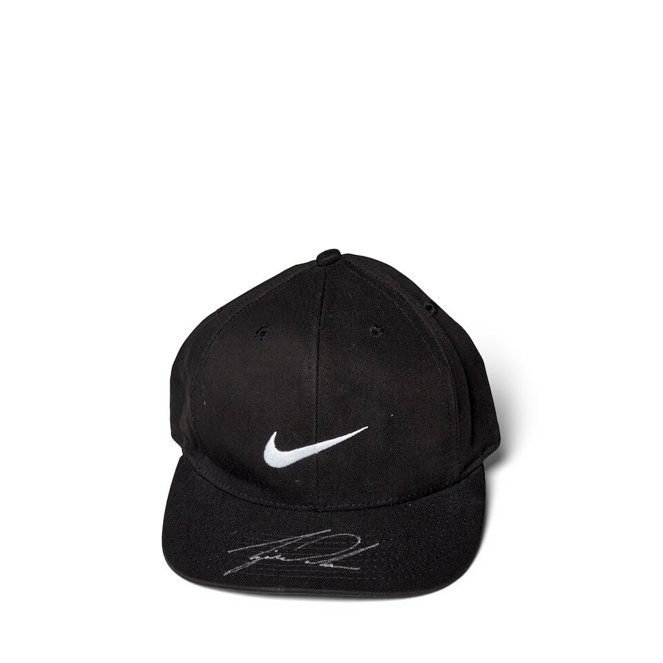 A Nike Baseball Cap Signed by Tiger Woods (1 of 2)