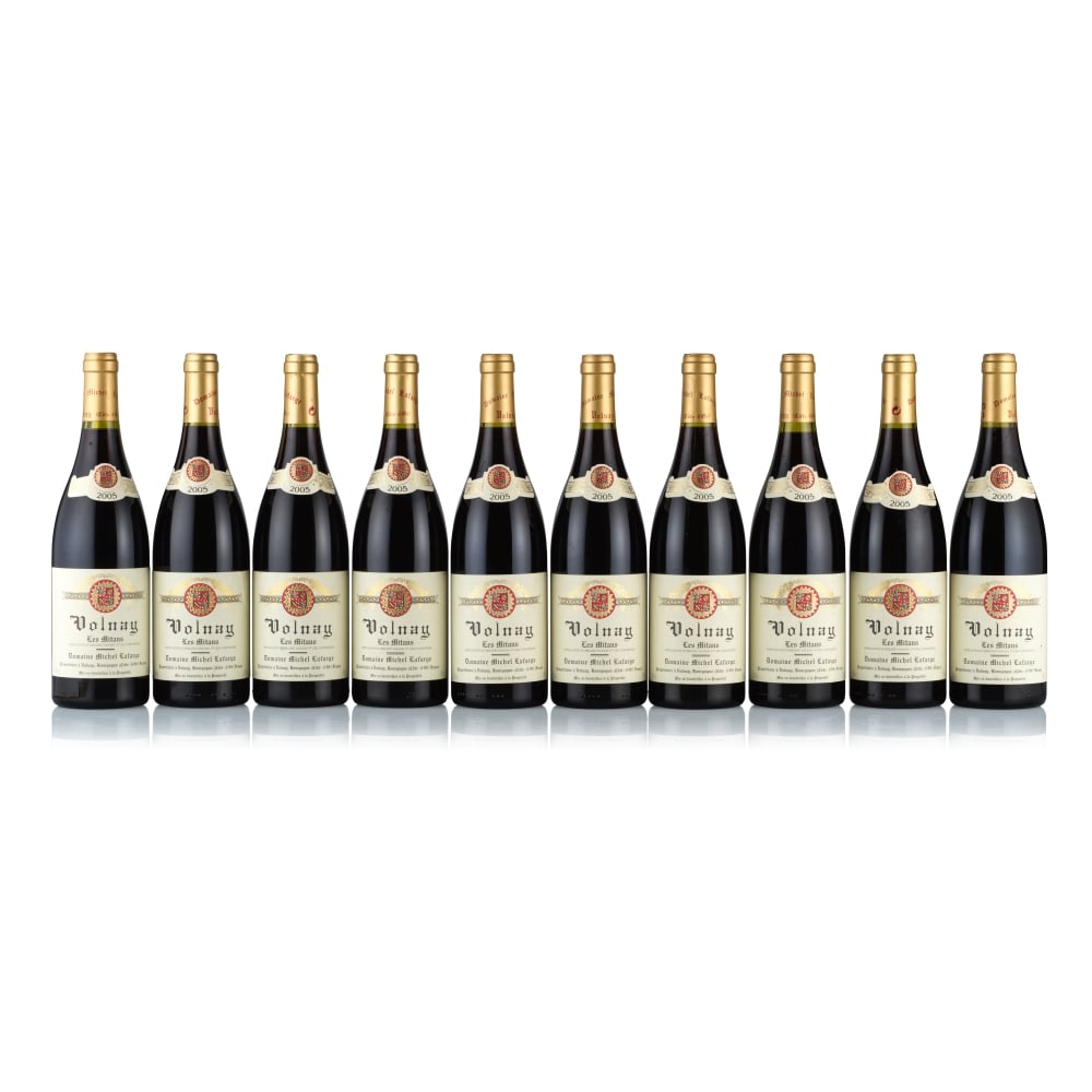 Domaine Jamet, Côte-Rôtie, Côte-Brune, 2006 (3 x 750ml): Domaine Jamet, Côte-Rôtie, Côte-Brune, 2006 (3 x 750ml) Region: Rhone Valley Fill Level: excellent Capsule: ok Cork: ok Label: good appearance Packaging: neutral carton This lot is subj