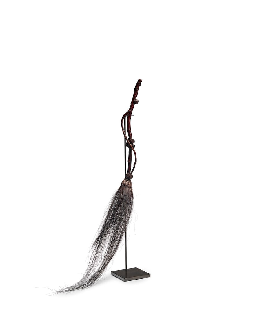 A BLACK-LACQUERED ROOTWOOD FLYWHISK 18th/19th century - 3