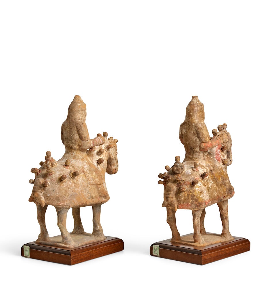 A PAIR OF PAINTED AND GILT-DECORATED POTTERY HORSES AND RIDERS IN MILITARY ATTIRE Northern Dynas... - 2