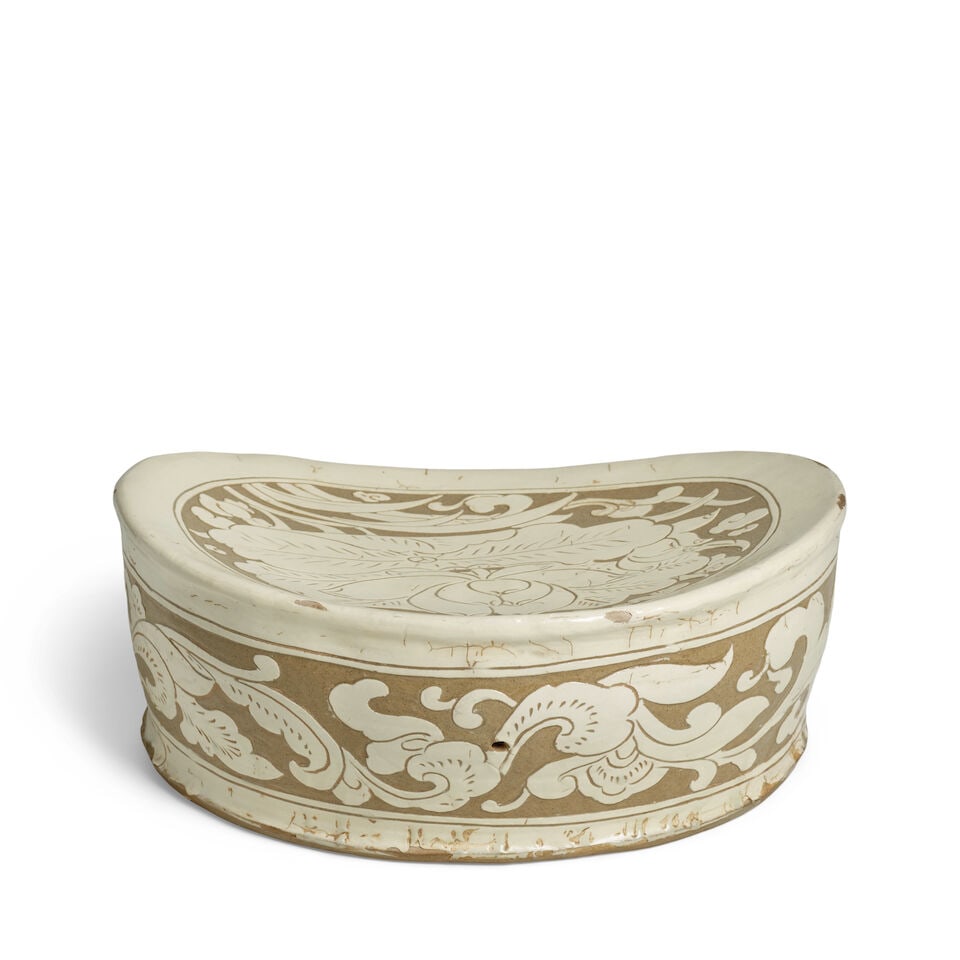 A CARVED CIZHOU 'LOTUS' BEAN-SHAPED PILLOW Song Dynasty - 2