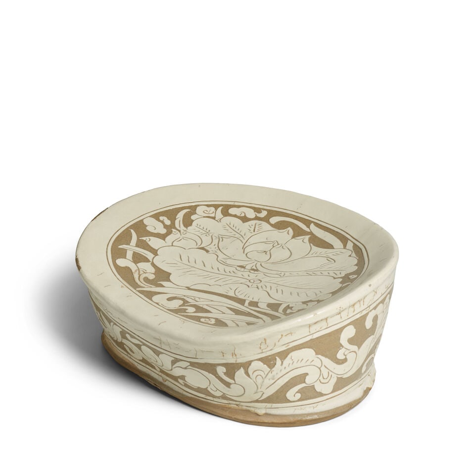 A CARVED CIZHOU 'LOTUS' BEAN-SHAPED PILLOW Song Dynasty - 3