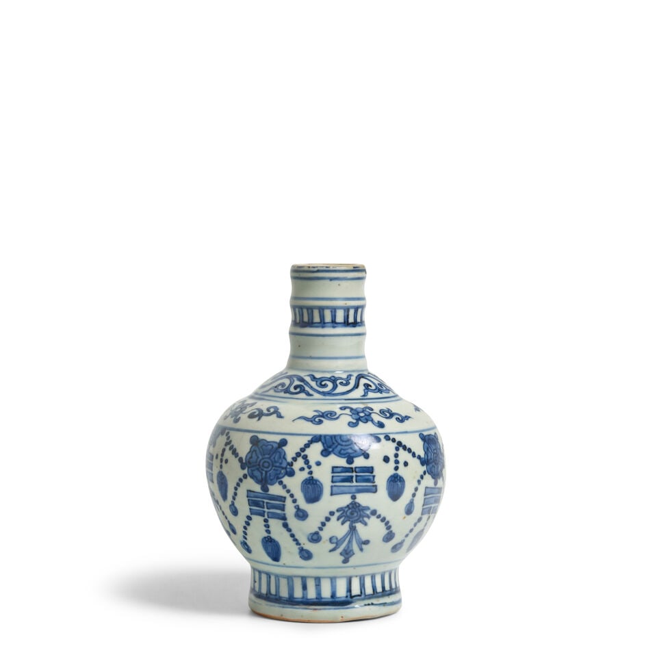 A MING BLUE AND WHITE 'PENDANT TRIGRAM' GLOBULAR BOTTLE VASE Jiajing - 3