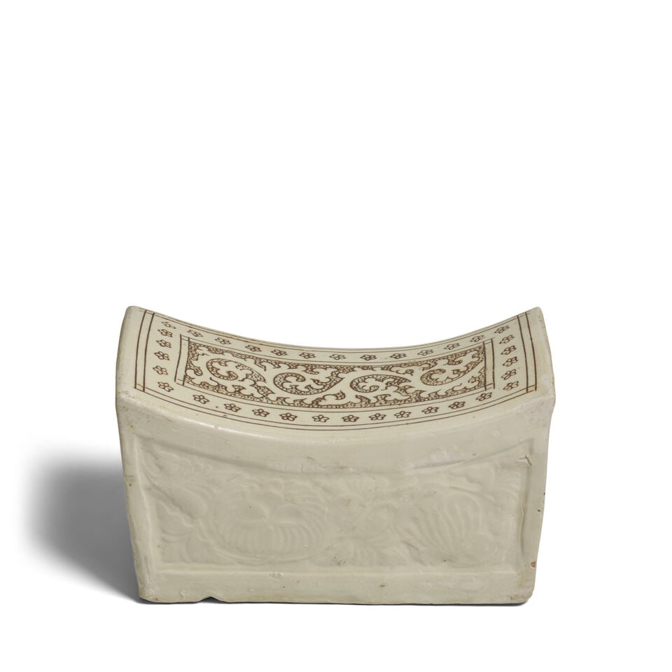 A CIZHOU 'SGRAFFITO' INGOT-SHAPED PILLOW Song Dynasty - 2