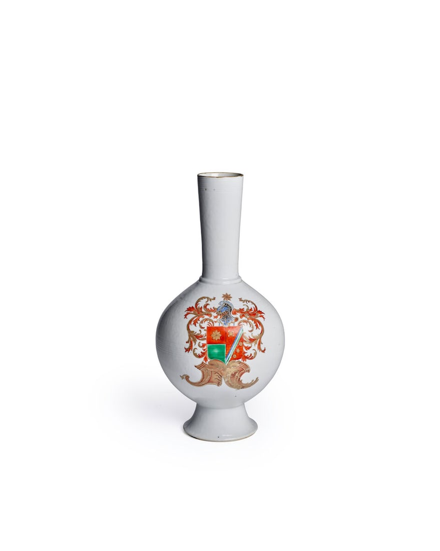 A RARE AND LARGE ENAMELED AND GILT ARMORIAL BOTTLE VASE FOR THE DUTCH FAMILY DE HEERE Qianlong p... - 2