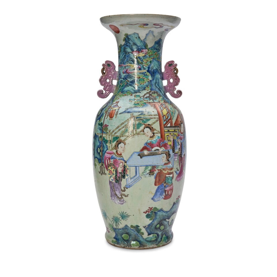 A LARGE FAMILLE ROSE PORCELAIN VASE Late Qing Dynasty - 2