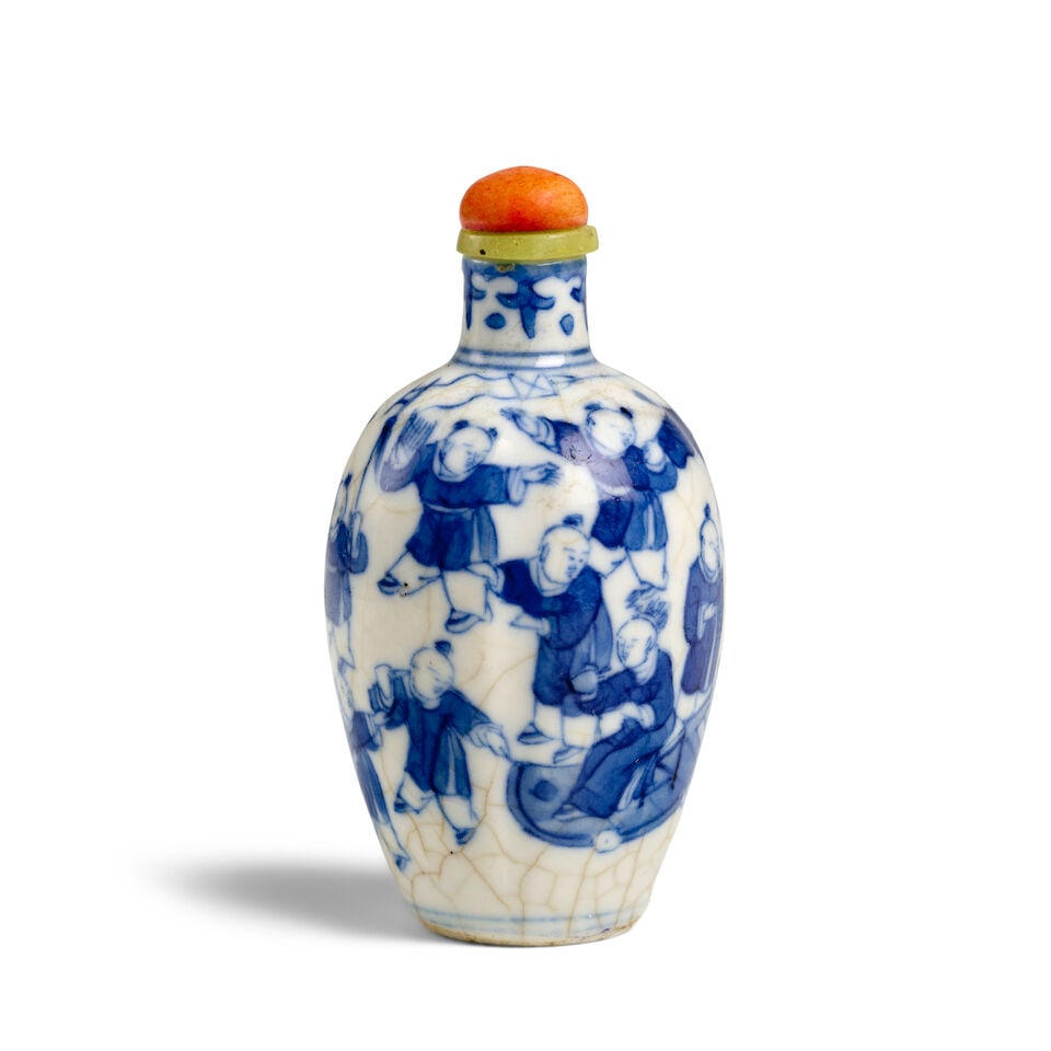 A QUADRILOBED BLUE AND WHITE SOFT-PASTE PORCELAIN 'FILIAL PIETY' SNUFF BOTTLE 1800-1920: A QUADRILOBED BLUE AND WHITE SOFT-PASTE PORCELAIN 'FILIAL PIETY' SNUFF BOTTLE 1800-1920 2 3/8in (6cm) high, stopper Footnotes: 1800-1920 青花漿胎「孝子」
