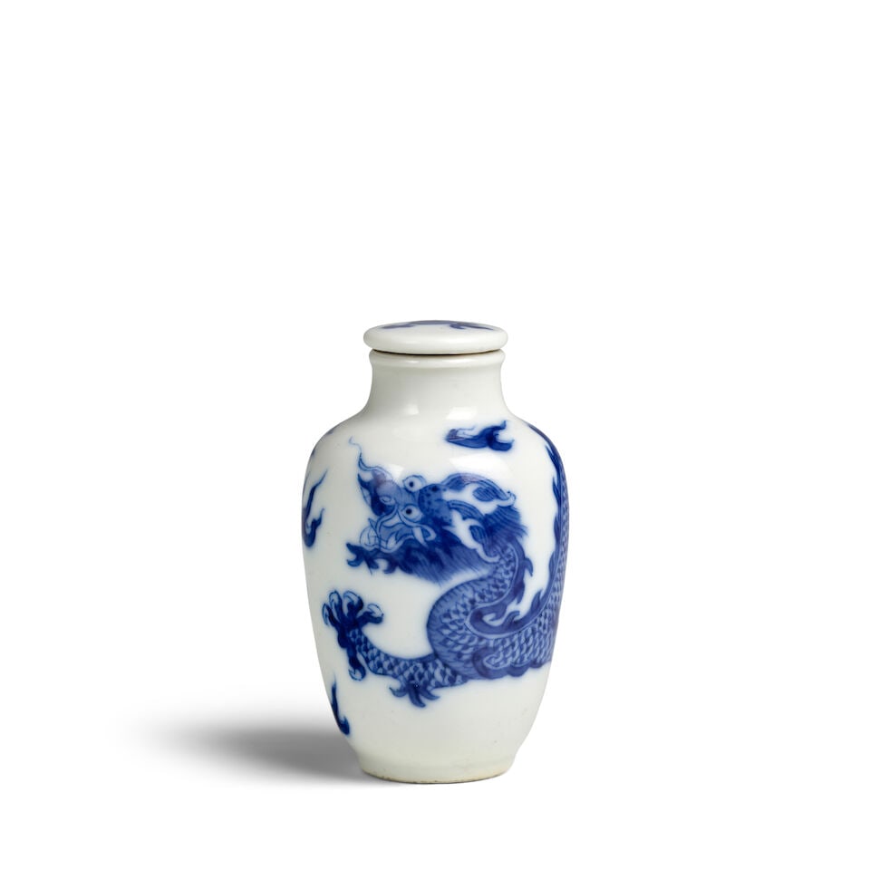 A BLUE AND WHITE 'FIVE-CLAWED DRAGON AND FLAMING PEARL' PORCELAIN SNUFF JAR AND COVER 1820-192... (1 of 4)