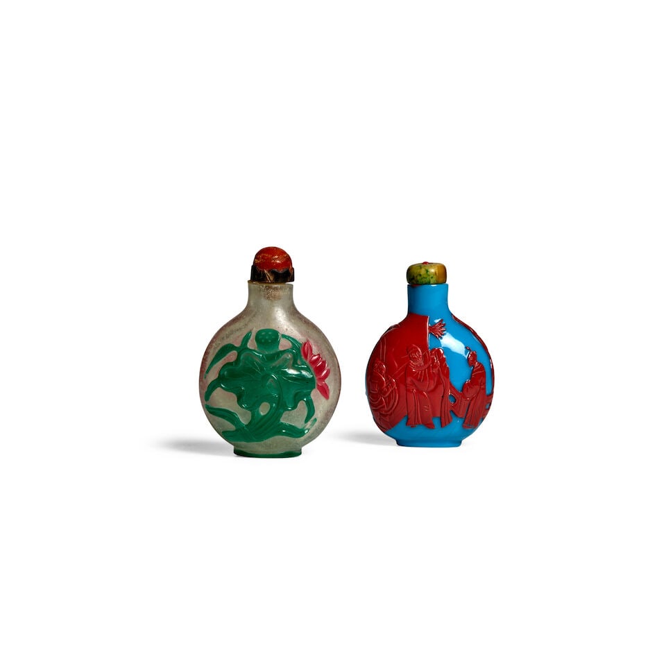 A DOUBLE OVERLAY SEMI-TRANSPARENT MISTY GLASS SNUFF BOTTLE AND A RED OVERLAY TURQUOISE GLASS SNU... - 2