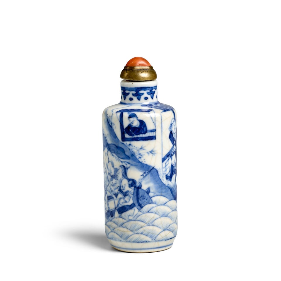 A CYLINDRICAL BLUE AND WHITE SOFT-PASTE PORCELAIN 'WHITE SNAKE STORY' SNUFF BOTTLE 1800-1900 - 2