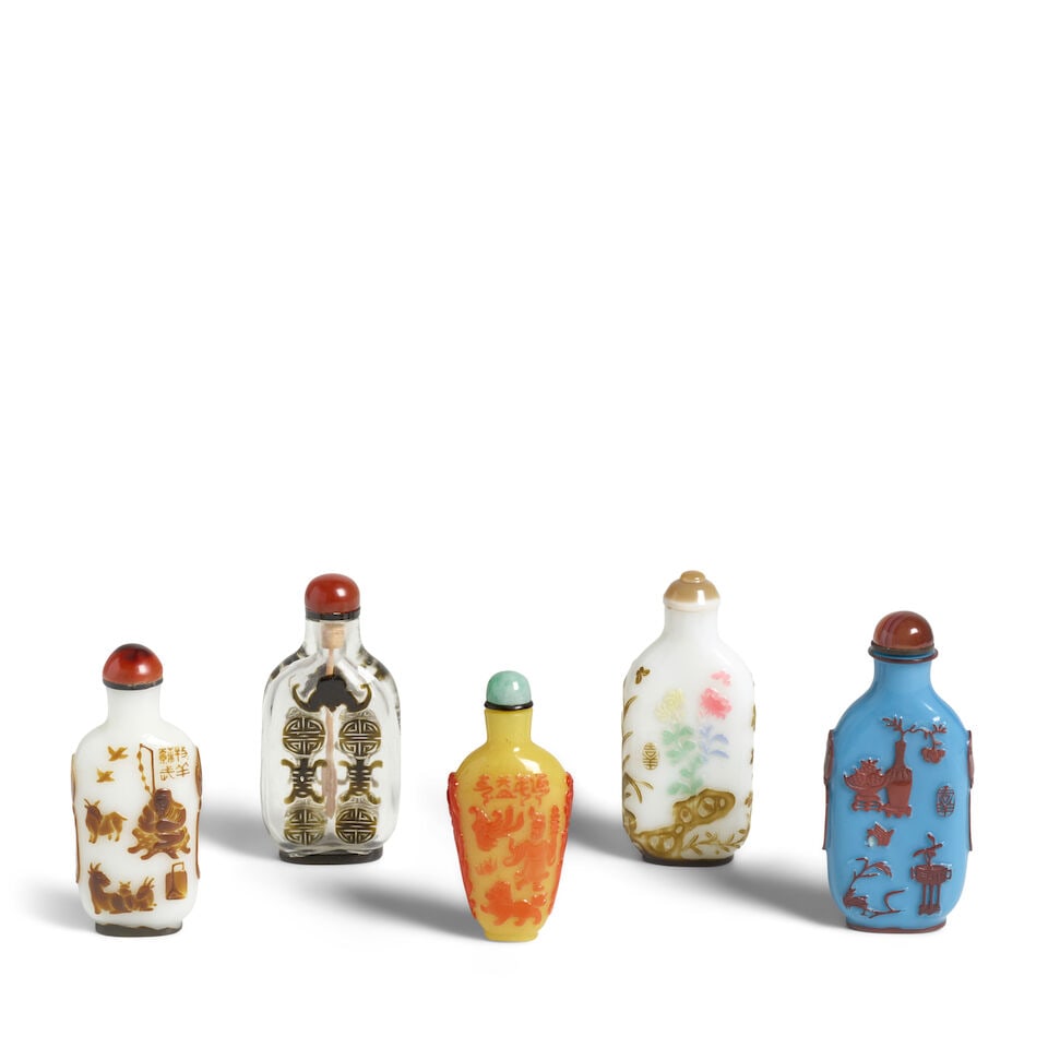 FIVE OVERLAY SNUFF BOTTLES 1800-1900 (5) (1 of 3)