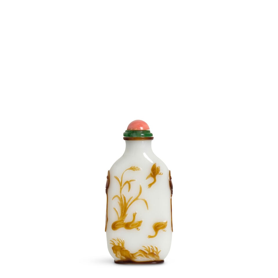 A YANGZHOU BROWN-OVERLAY OPAQUE WHITE GLASS 'HUNTER AND GEESE' SNUFF BOTTLE Two-character seal t... - 2