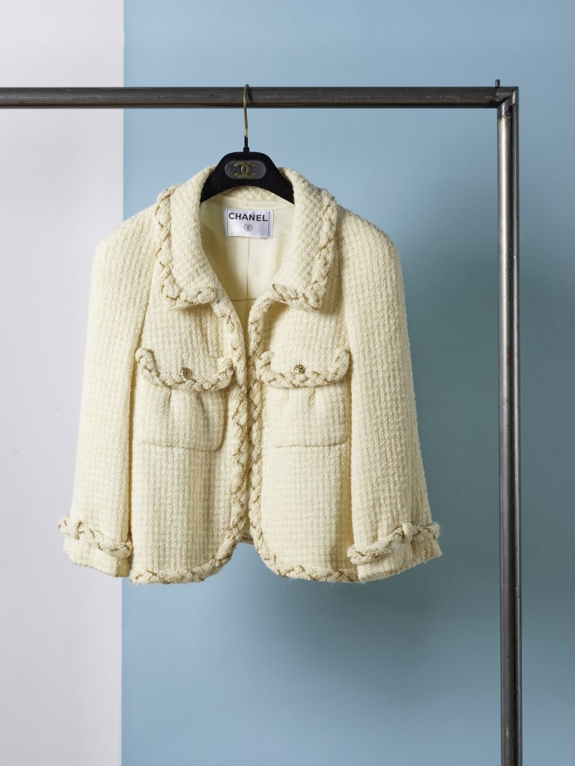 Chanel, collection Prêt-à-Porter, Automne-Hiver 2007. Veste courte en tweed écru ... (1 of 1)