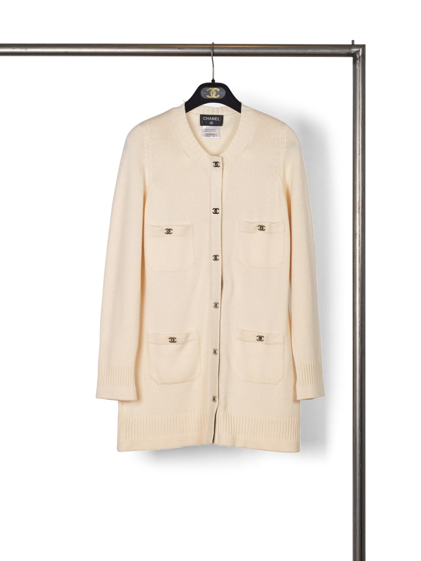 Chanel, collection Prêt-à-Porter, Automne-Hiver 2010. Robe cardigan en cachemire é... (1 of 1)