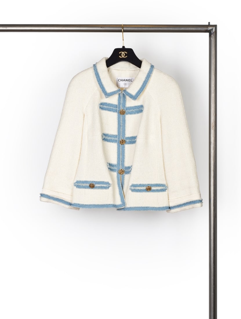 Chanel, collection Prêt-à-Porter, Printemps-Eté 2007. Veste en tweed chiné &...: Chanel, collection Prêt-à-Porter, Printemps-Eté 2007. Veste en tweed chiné écru gansé façon denim. Chanel, Ready-to-Wear collection, Spring-Summer 2007. Jacket in he