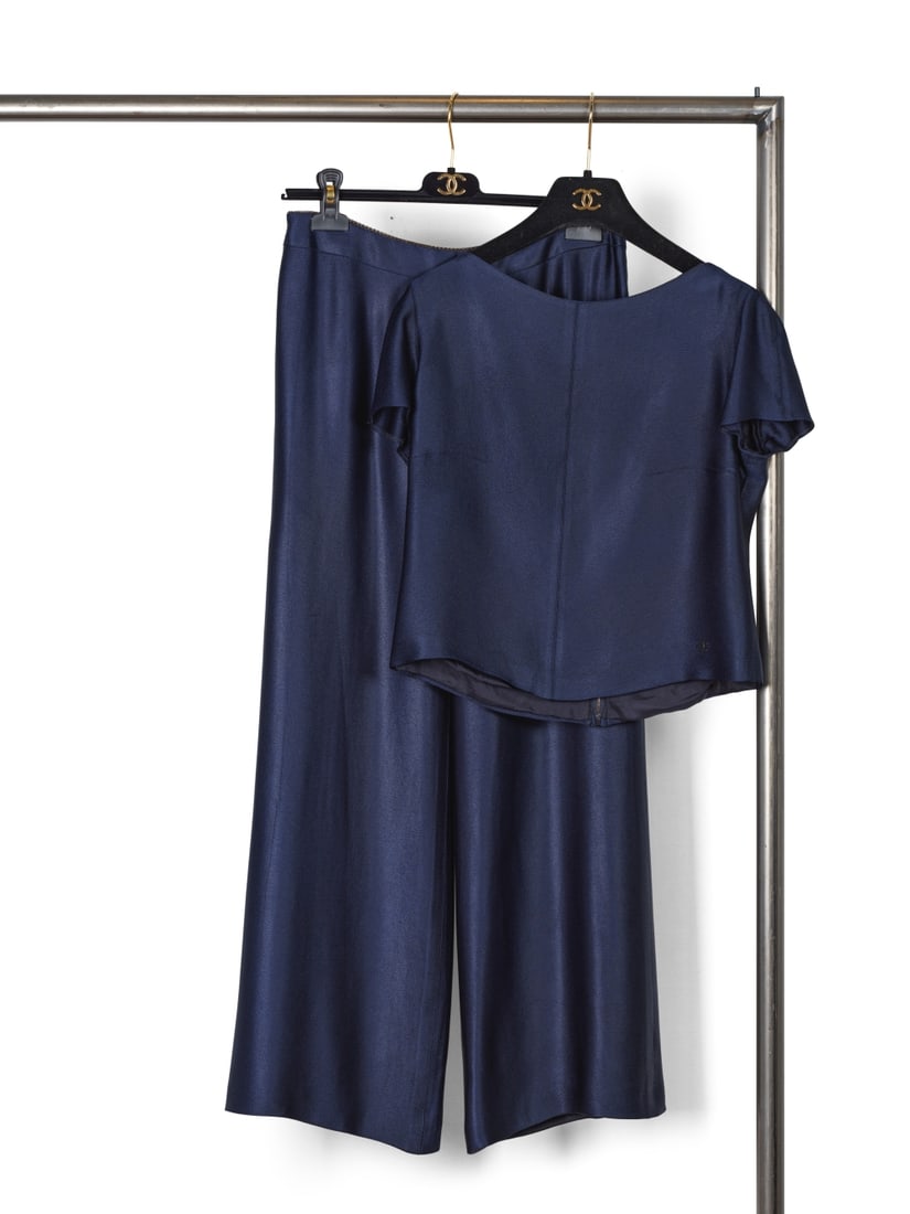 Chanel Identification, collection Prêt-à-Porter, Automne/Hiver 2000. Ensemble top et p... (1 of 1)