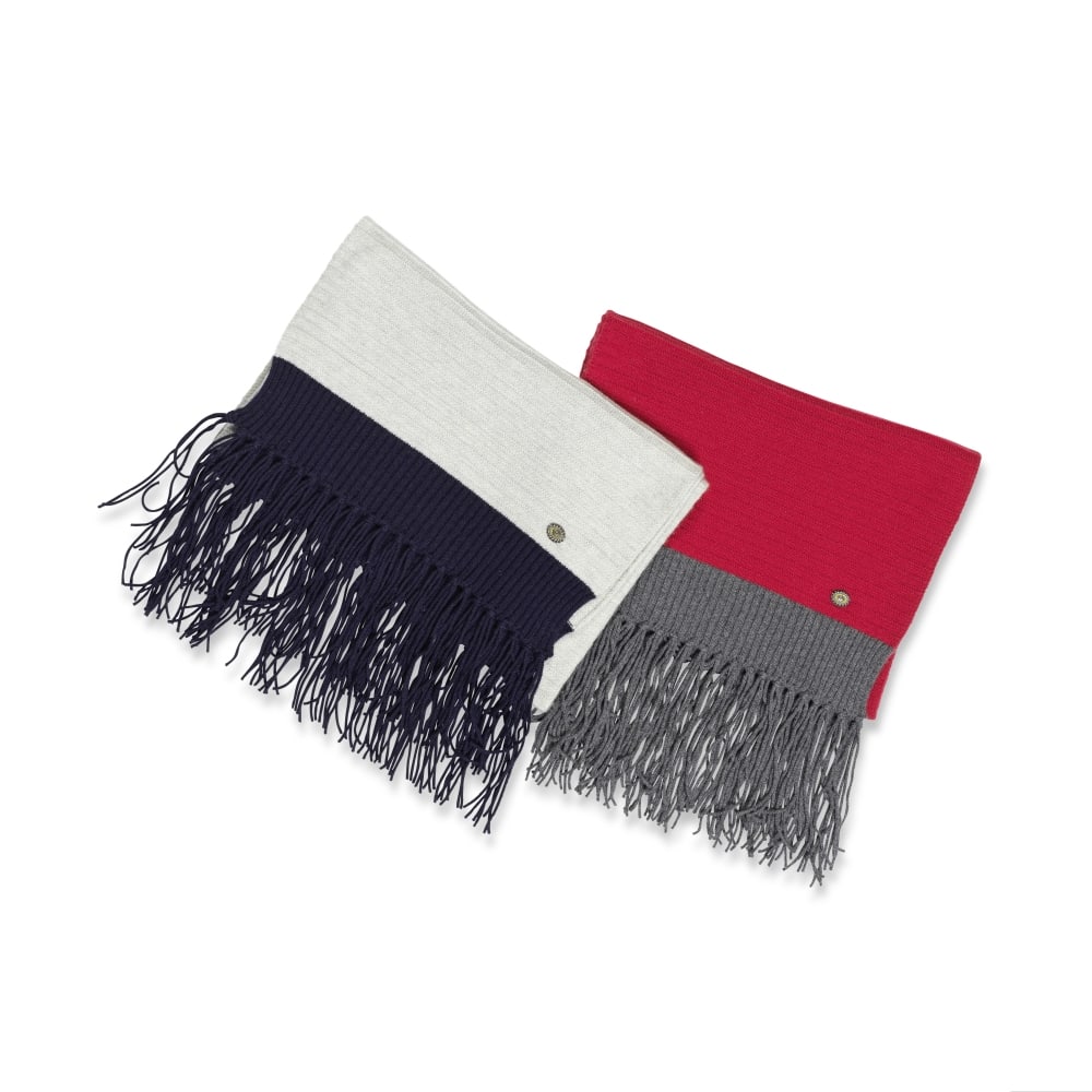 Chanel, collection Prêt-à-Porter, circa 2010/2018. Deux grandes écharpes en cache...: Chanel, collection Prêt-à-Porter, circa 2010/2018. Deux grandes écharpes en cachemire Rouge/gris et gris clair et noir, bords frangés. Chanel, Ready-to-Wear collection, circa 2010/