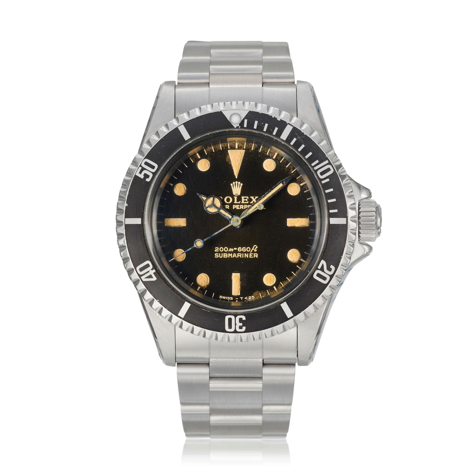 Rolex. A recently serviced stainless steel automatic bracelet watch with gilt gloss dial Submar...: Rolex. A recently serviced stainless steel automatic bracelet watch with gilt gloss dial Model: Submariner Reference: 5513 Date: Circa 1965 Movement: 26-jewel Cal.1530 automatic Dial: Gloss black, lum