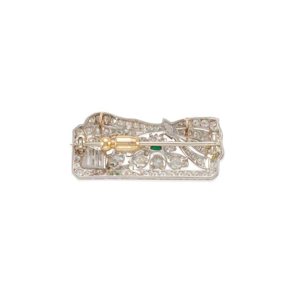 ART DECO PLATINUM, DIAMOND AND EMERALD BROOCH PENDANT - 2