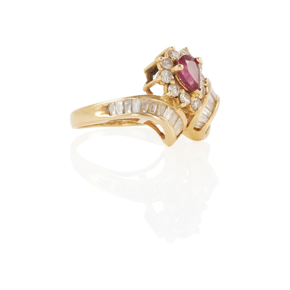 18K GOLD, DIAMOND AND RUBY RING - 2