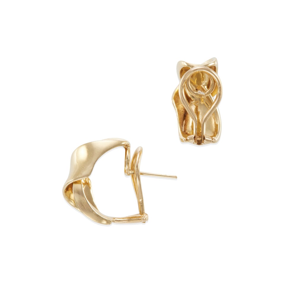 PAIR OF 14K GOLD EARRINGS - 2