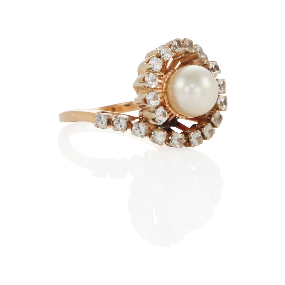 18K GOLD, DIAMOND AND CULTURED PEARL RING - 2