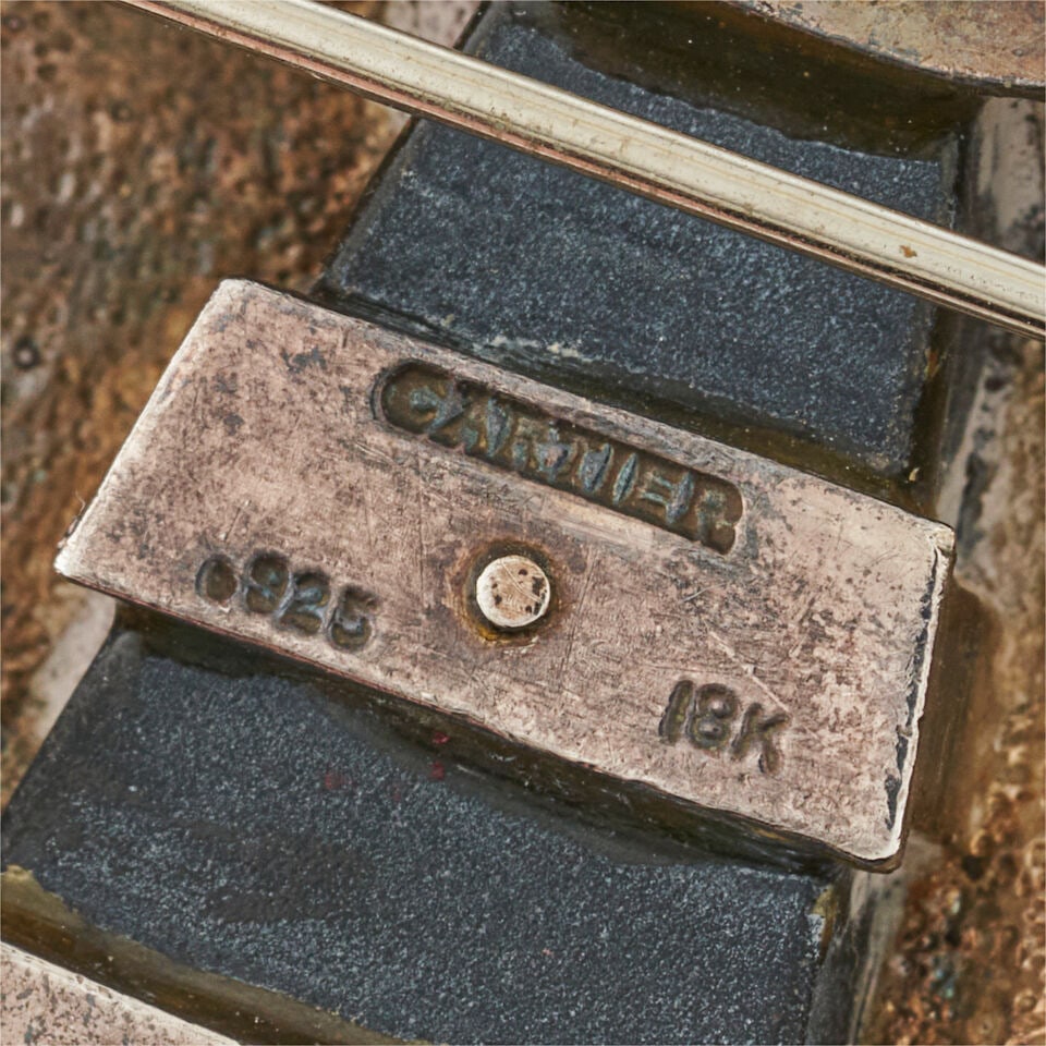 CARTIER: STERLING SILVER, 18K GOLD AND ONYX BROOCH - 3