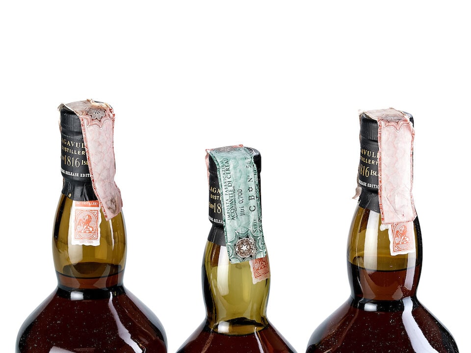 Lagavulin Distillers Edition, 1987 (1x 700ml) Lagavulin Distillers Edition, 1988 (1x 1000ml) L... - 3