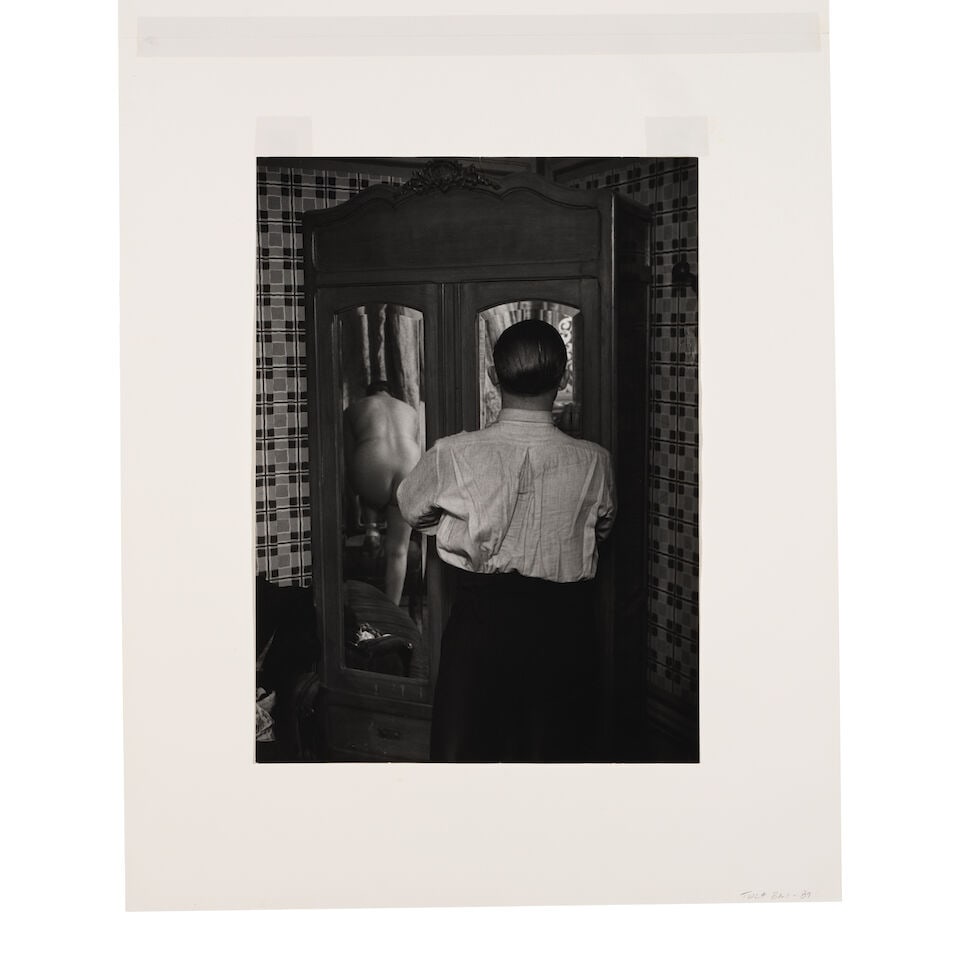 Brassaï (1899-1984); Armoire à glace dans un hôtel de passe, rue Quincampoix; - 2