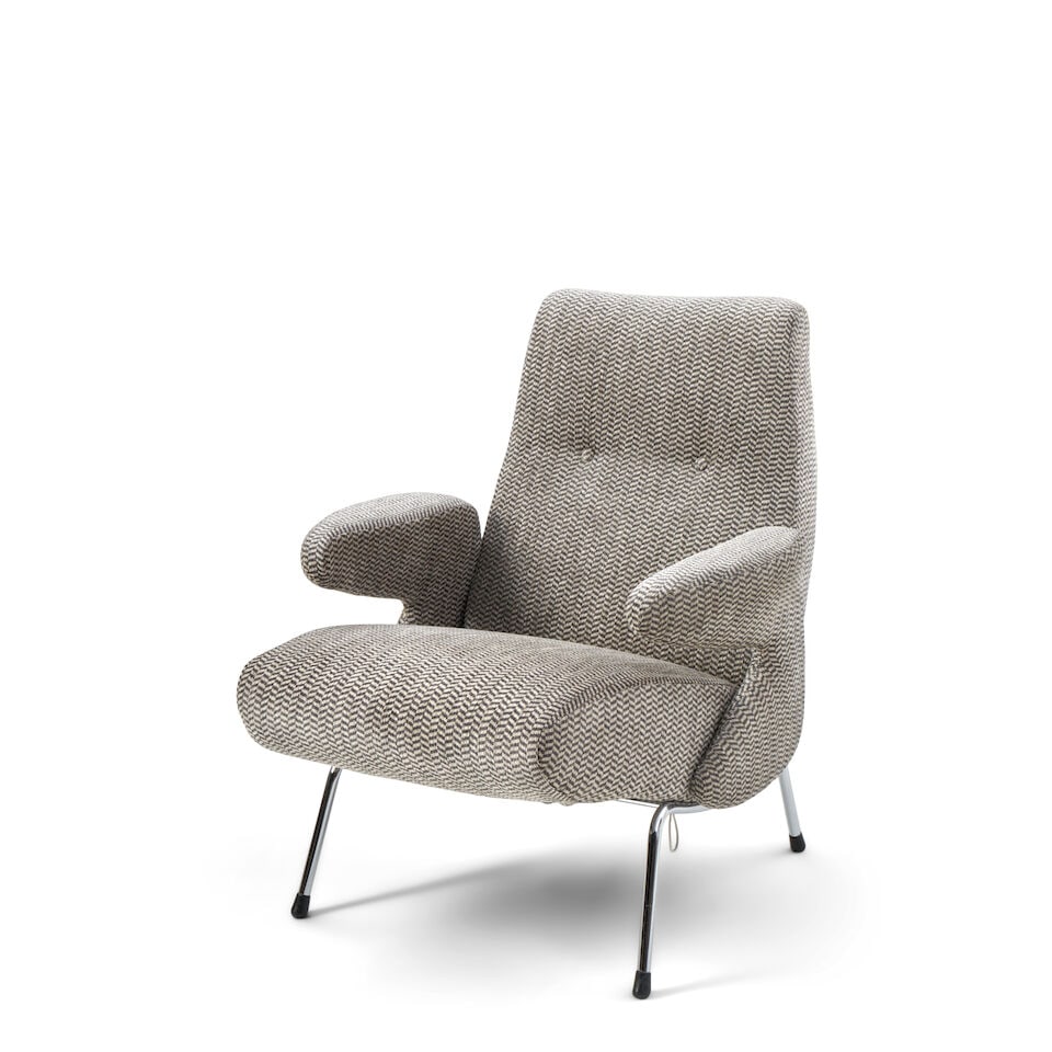 ERBERTO CARBONI (1899-1984) FOR ARFLEX 'Delfino' Lounge Chaircirca 1954upholstery, chromed steel... (1 of 2)