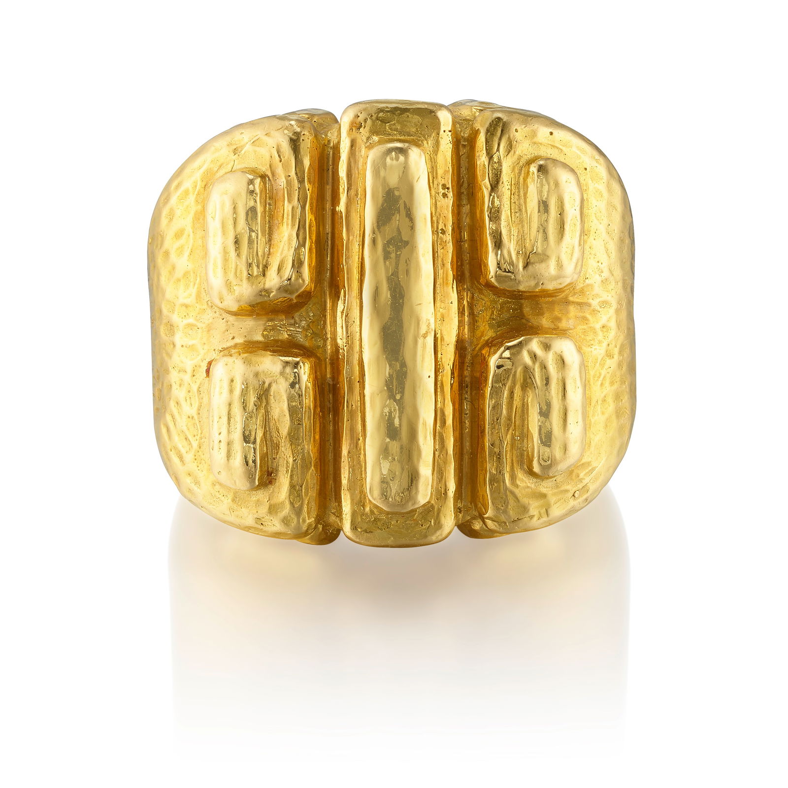 DAVID WEBB: AN 18K GOLD RING: DAVID WEBB: AN 18K GOLD RINGOf scrolling, hammered gold; signed David Webb; size 7 1/2 on mandrelFootnotes:Lots 101 - 127A Private Collection of Jewelry by David Webb and Andrew Clunn Lots 101 - 127