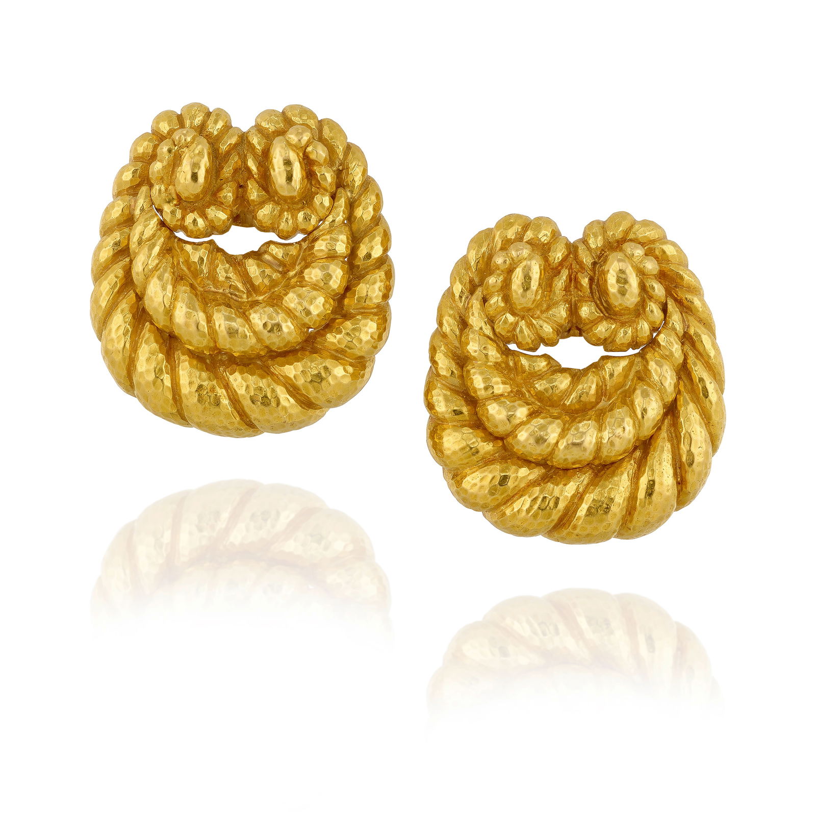DAVID WEBB: A PAIR OF 18K GOLD EARCLIPS (1 of 1)