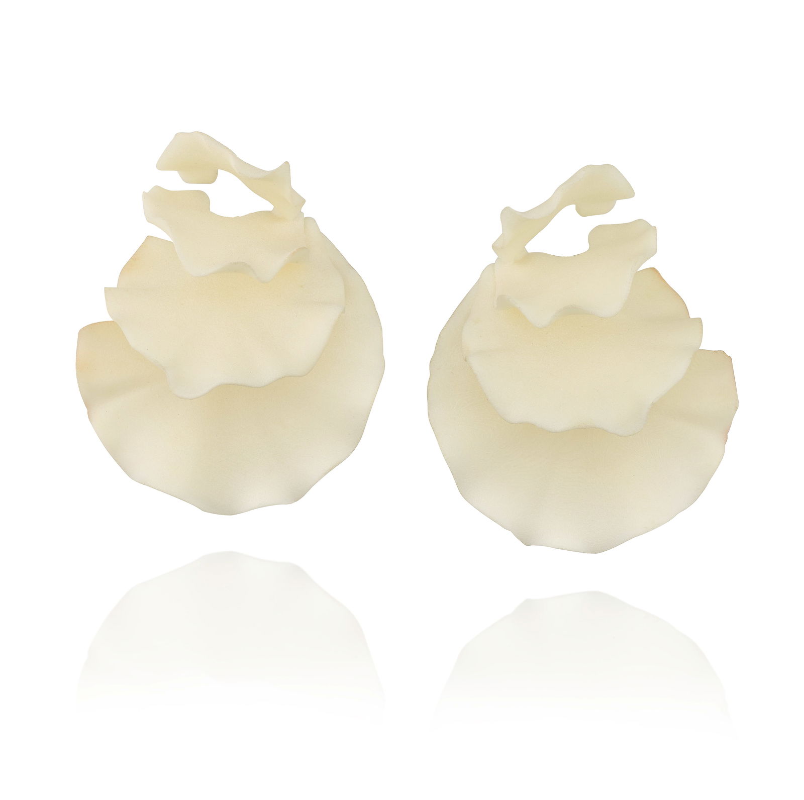 JAR: A PAIR OF RESIN 'SWEET PEA' EARCLIPS: JAR: A PAIR OF RESIN 'SWEET PEA' EARCLIPS Comprising 3-D printed resin petals; signed Jar; mounted in 18k gold; measures 2 1/4 x 2 in.; accompanied by signed pouch Footnotes: OVERALL CONDITION: Metal