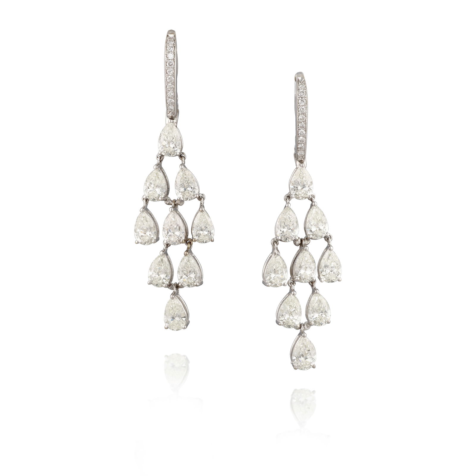 A PAIR OF 18K WHITE GOLD AND DIAMOND EARRINGS (1 of 1)