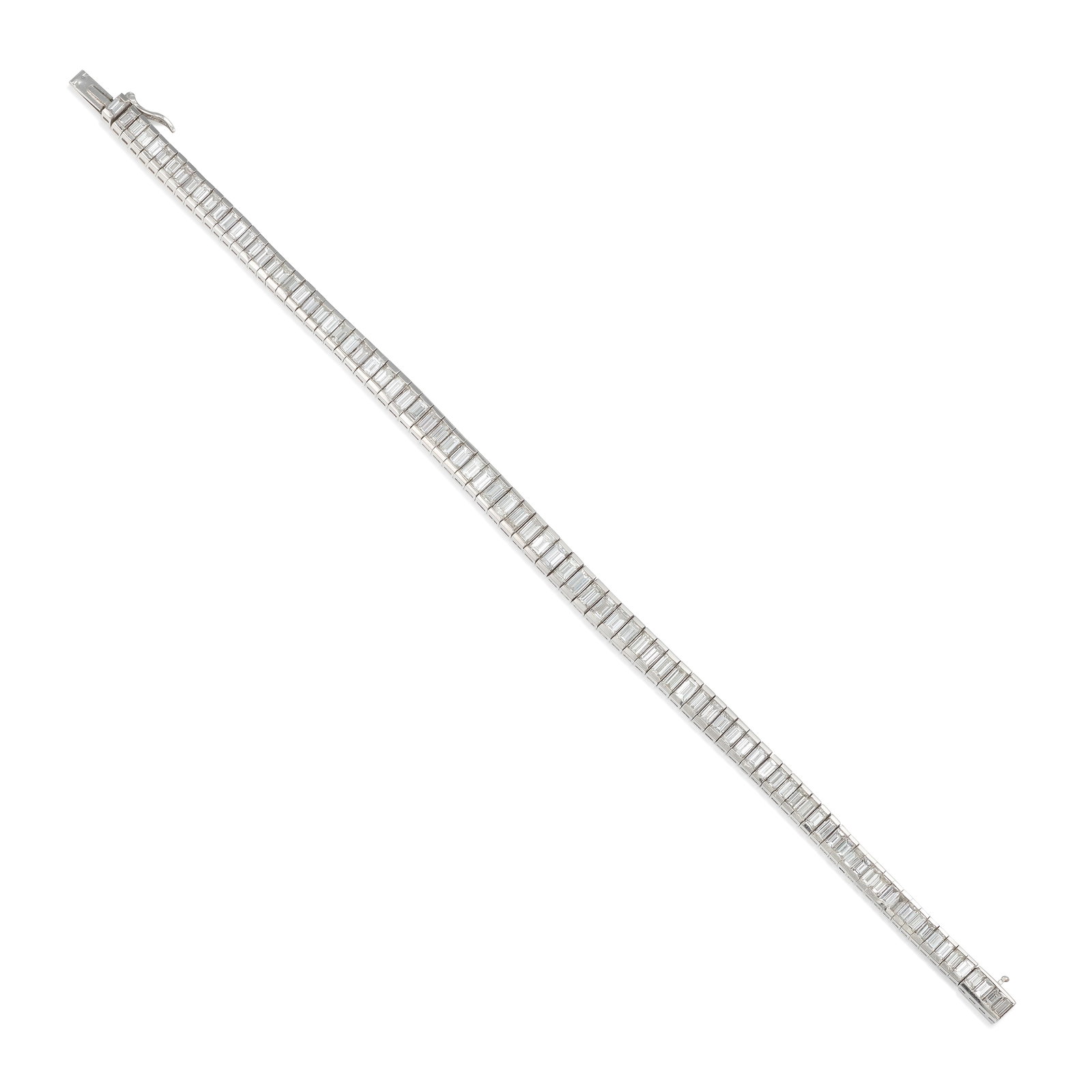 AN 18K WHITE GOLD AND DIAMOND BRACELET (1 of 1)